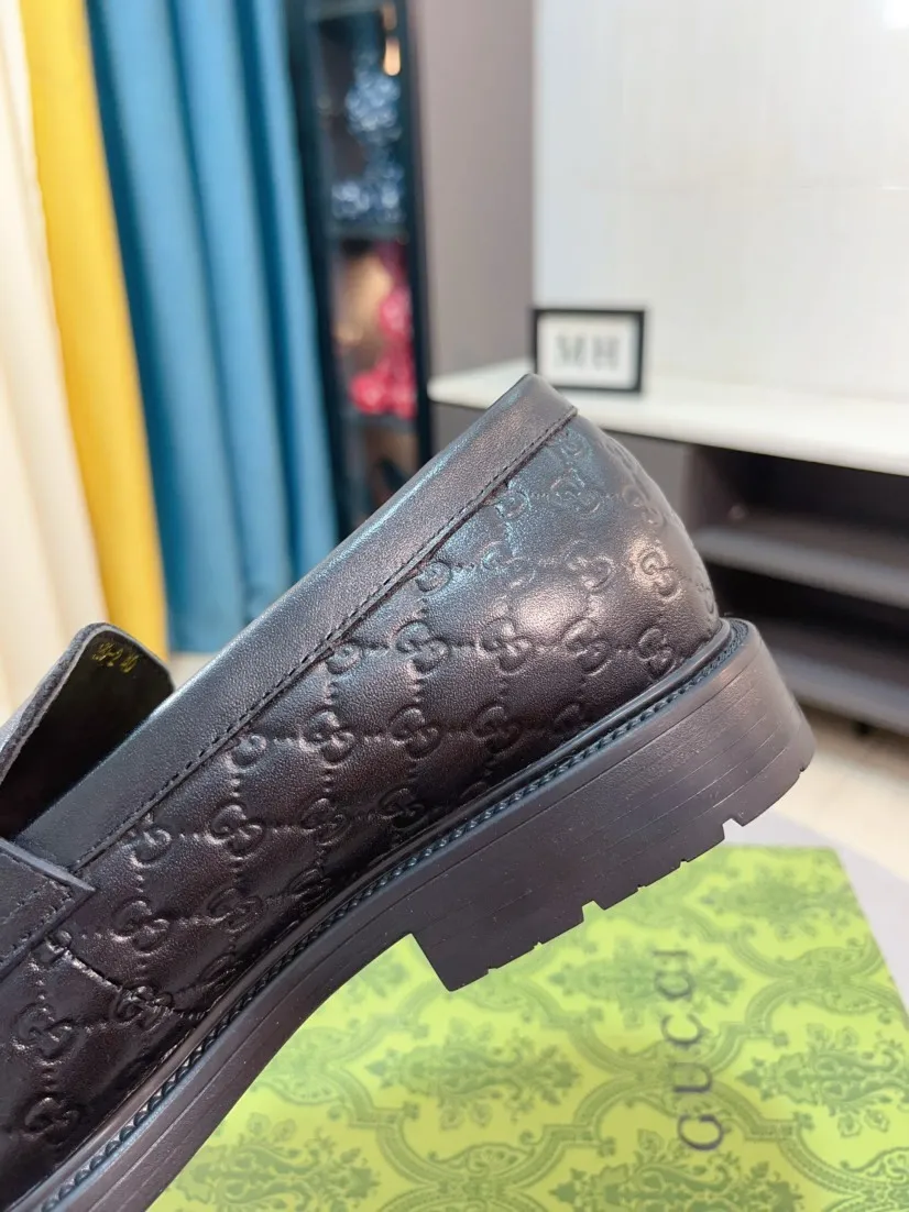 Men's shoes 💰500🌹🌹[GUCCI Gucci] A new style of formal men's leather shoes is coming ~ The original quality upper is made of Italian cowhide➕The leather is soft and delicate, comfortable and soft. The top layer of genuine leather, rubber wear-resistant outsole, the shoe shape is dignified and domineering, and the luxury charm is not concealed! The natural and free nouveau riche leads the trend. Code number: 38-44